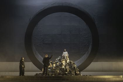 Personalidades de la cultura se acercaron a disfrutar del "Fausto" de Gounod basado en el drama de Wolfgang von Goethe