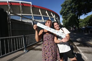 Cómo fue el primer día del retiro de entradas en el Monumental para Argentina-Panamá