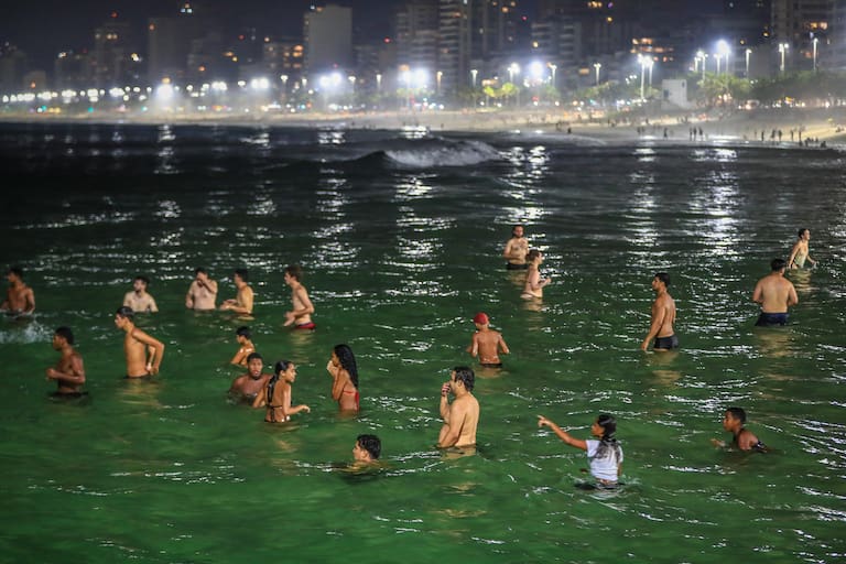 Río de Janeiro, un infierno: la sensación térmica volvió a quebrar un récord y llegó a 59,3°C