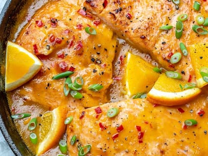 Pescado gratinado en salsa de naranja