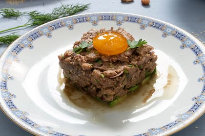 Pescado: tartare de bonito.