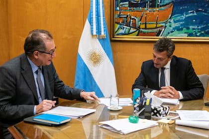 Pesce y Massa reunidos en el Ministerio de Economía