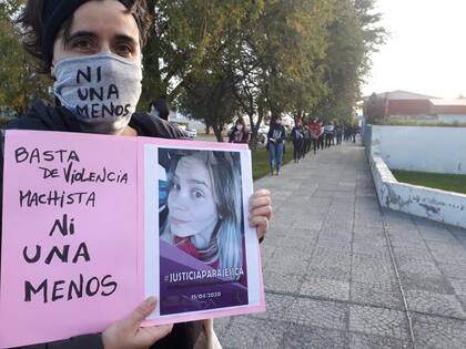 Pese a la cuarentena por el coronavirus, hubo una singular protesta por el femicidio de Jésica Minaglia en Puerto San Julián, Santa Cruz