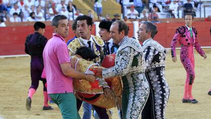 Pese a los esfuerzos por socorrerlo, el torero falleció en la enfermería
