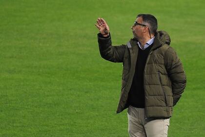 Pese a que suma casi 150 partidos y cinco pasos distintos con 15 años de diferencia como entrenador en el fútbol argentino, Pizzi tiene pocos antecedentes en clásicos.