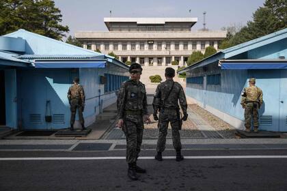 Pese al anuncio, Kim Jon Un hizo saber que el arma atómica era la "firme garantía" de que sus descendientes "podrán disfrutar de una vida lo más digna y feliz posible"