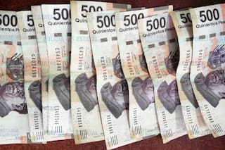 Peso mexicano se deprecia a la espera de minutas Fed, bolsa cae desde máximo histórico