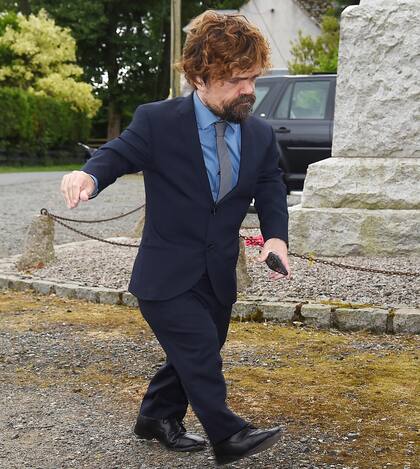 Peter Dinklage se vistió de gala para la boda