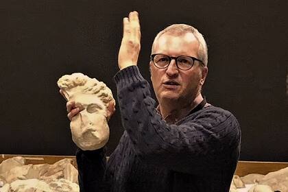 Peter Higgs, acusado del robo