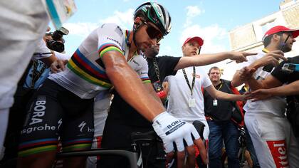 Peter Sagan tras su descalificación del Tour