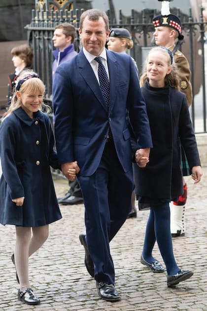 Peter y sus hijas Savannah e Isla en la misa conmemorativa del duque de
Edimburgo en la abadía de Westminster, el 29 de marzo de 2022.