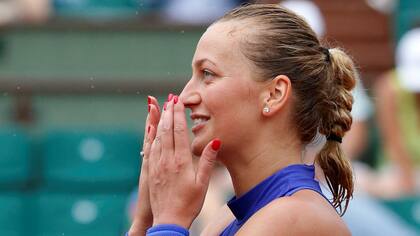 Petra Kvitova, feliz: volvió a una cancha y debutó con un triunfo en Roland Garros