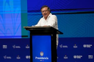 Petro anuncia aumento histórico del salario mínimo para 2026 en Colombia