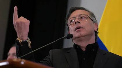 Petro ofreció una rueda de prensa tras la reunión en el embajada de Colombia en Washington DC