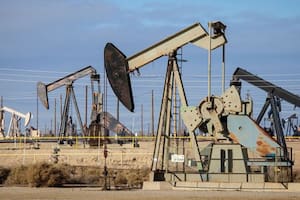 Arabia Saudita adelantaría el recorte de la producción de petróleo