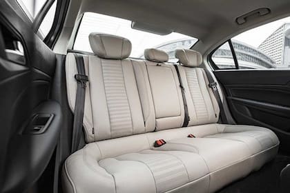 Peugeot presentó el nuevo 408