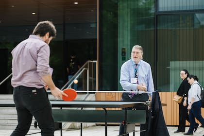 Philip H. Dybvig expresó que en el gobierno de Estados Unidos gastan mucha plata