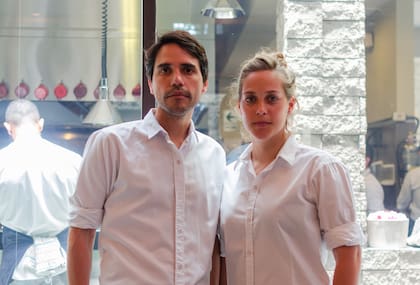 Pía León y su esposo y socio: Virgilio Martínez