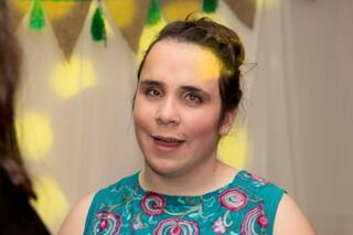 Pía, la joven con ceguera que sueña con ver la cara de su madre