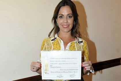 Pía Shaw, en la entrega de diplomas, nominada como columnista de espectáculos