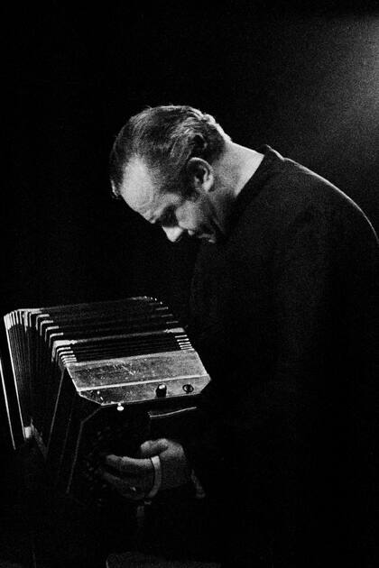 Piazzolla tendrá su homenaje en España, con figuras como Héctor Alterio y Martirio