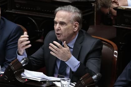 Pichetto detalló lo que dijo Barry Bennett durante la reunión organizada por Santiago Caputo: “Tenía información privilegiada”