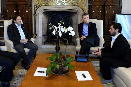 Pichot, con Mauricio Macri; el exrugbier se define como un empresario que apuesta por el país, pero sin banderas políticas