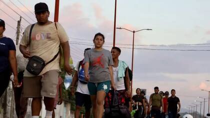 Pie de foto, La mayoría de los juristas coinciden en que el presidente Trump no puede poner fin a la ciudadanía por derecho de nacimiento con una orden ejecutiva