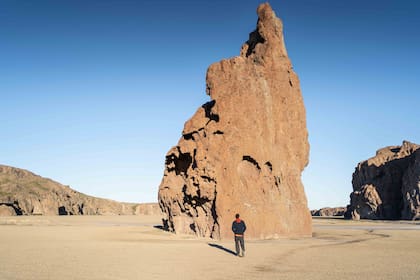Piedra de Darwin. Tiene 20 metros de altura.