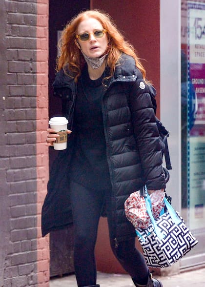 ¡Piedra libre para Jessica Chastain! Con un look irreconocible, la actriz estuvo realizando algunas diligencias por Nueva York 
