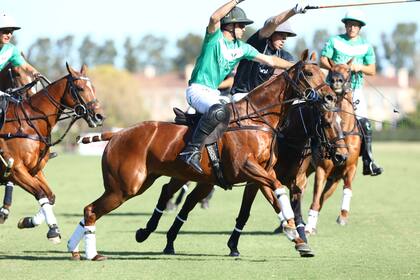 Pieres y Del Carril en una carrera que parece de lanzadores; muy lindo partido fue el de La Natividad y La Ensenada.