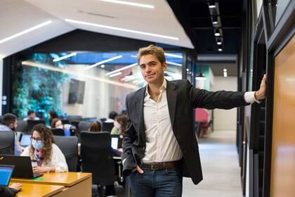 Pierpaolo Barbieri, creador de Uala, en las oficinas de la empresa en Buenos Aires.