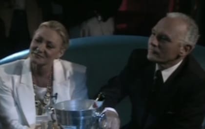 Pierrette Lalanne junto al periodista Jean Marcilly, durante una entrevista que concedieron para la televisión francesa, en 1988