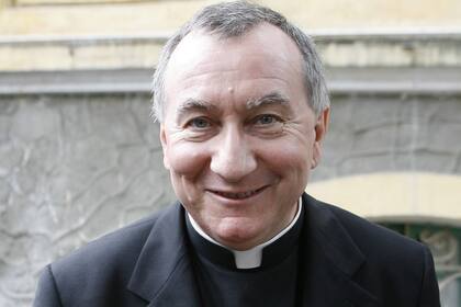 Pietro Parolin, sonriente, en una imagen tomada en Vietnam en febrero de 2009