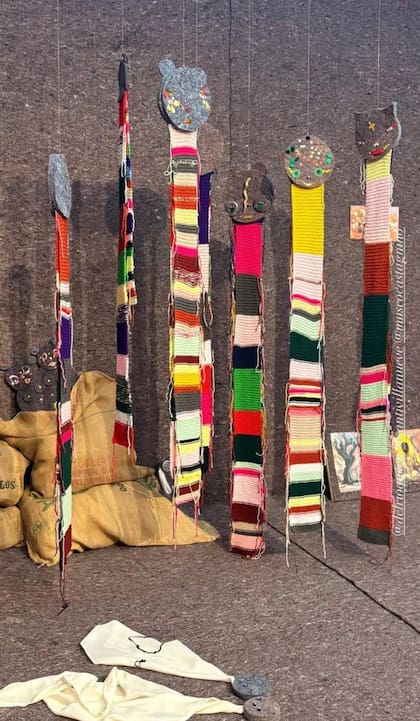 Piezas textiles de Claudia del Río, exhibidas por W-galería en la sección Nova de Art Basel Miami Beach