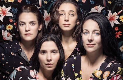 Pilar con el colectivo Piel de Lava, que conforman Valeria Correa, Laura Paredes y Elisa Carricajo