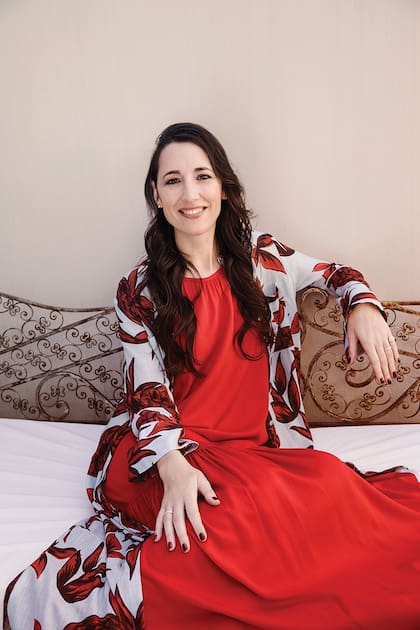 Pilar Krauss Licenciada en Comunicación Social y coordinadora de RR. HH. Vestido (Cibeles), túnica de lino estampada (Jazmín Chebar)