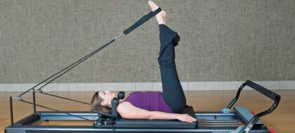Pilates ganó atención generalizada por primera vez a fines de la década de 1990, cuando celebridades como Madonna y Uma Thurman promocionaron sus beneficios