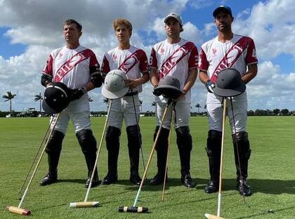 Pilot, el otro finalista por la Copa de Oro de la USPA: el patrón Curtis Pilot, MacKenzie Weisz, Matías Torres Zavaleta y Facundo Pieres