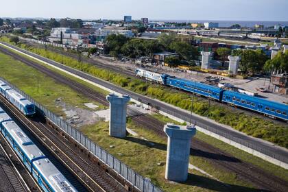 Los pilotes de la nueva traza de la Illia