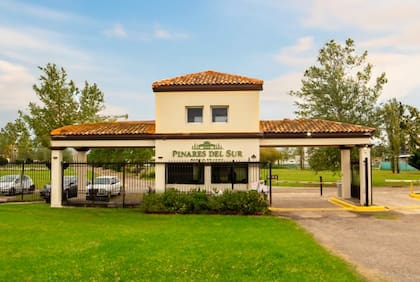 Pinares del Sur, el barrio cerrado donde reside Martín Pullaro, uno de los hermanos del gobernador de Santa Fe