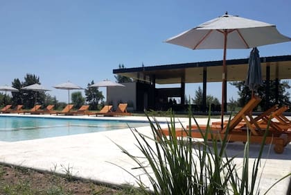 Pinares del Sur es un desarrollo inmobiliario privado situado en la localidad de Piñero, Santa Fe