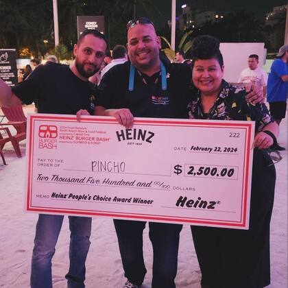 Pincho se llevó el premio Peaplo Choice ganando US$2.500