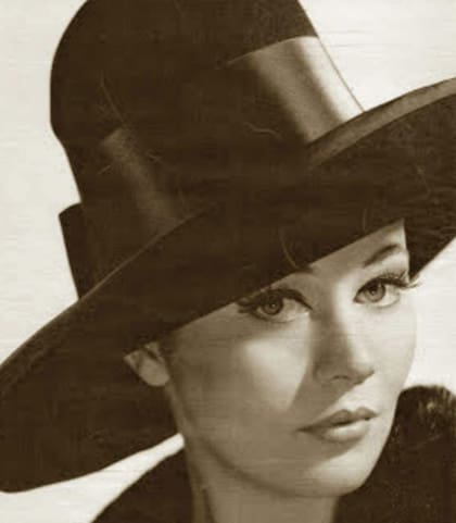 Pinky comenzó su carrera a fines de los años 50 como locutora y rápidamente se convirtió en una de las conductoras más reconocidas del país