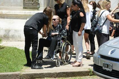 Pinky, desconsolada por la muerte de su hijo mayor