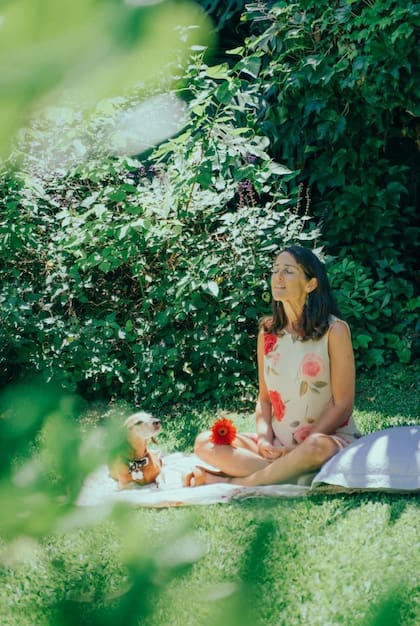 Pinky Zuberbühler, nutricionista y wellness coach con 30 años de experiencia, afirma que meditar ayuda a la mente a cambiar los hánitos
