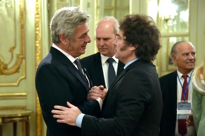 Pino: "Pasó un año dificilísimo no solo para el campo, sino para todos y hoy estamos viendo que el tipo de cambio se ha liberado, la inflación se ha bajado y el crédito, aunque tímidamente ha vuelto, aunque todavía con tasas que deberían mejorar más, pero entendemos que va camino a eso”