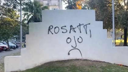 Pintadas contra el presidente de la Corte Suprema frente al PJ de Santa Fe