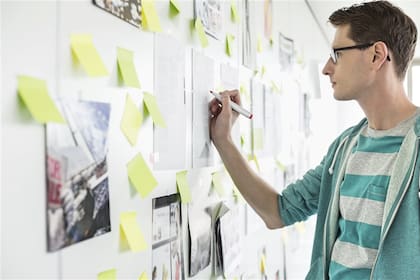 Pintando entre varios se dispara la creatividad