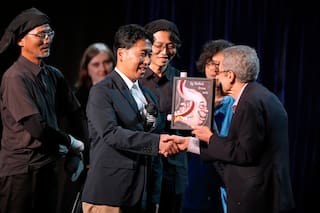 ¿Pintar vacas con rayas previene picaduras de moscas? Autores de ese estudio ganan premio Ig Nobel